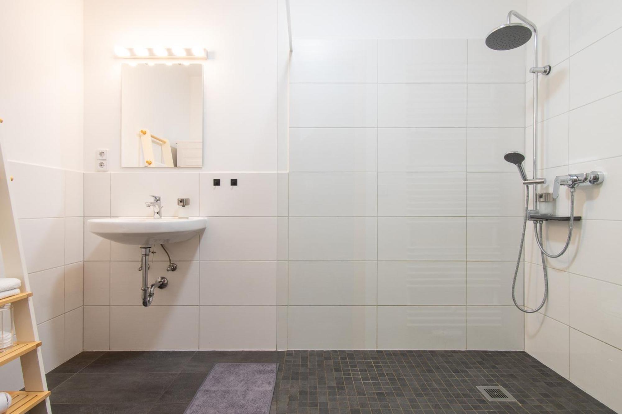 Luxurioeses Apartment, 10Min Innenstadt, Parkplatz Erfurt Exteriör bild